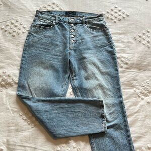 Aeropostale light wash mom jean